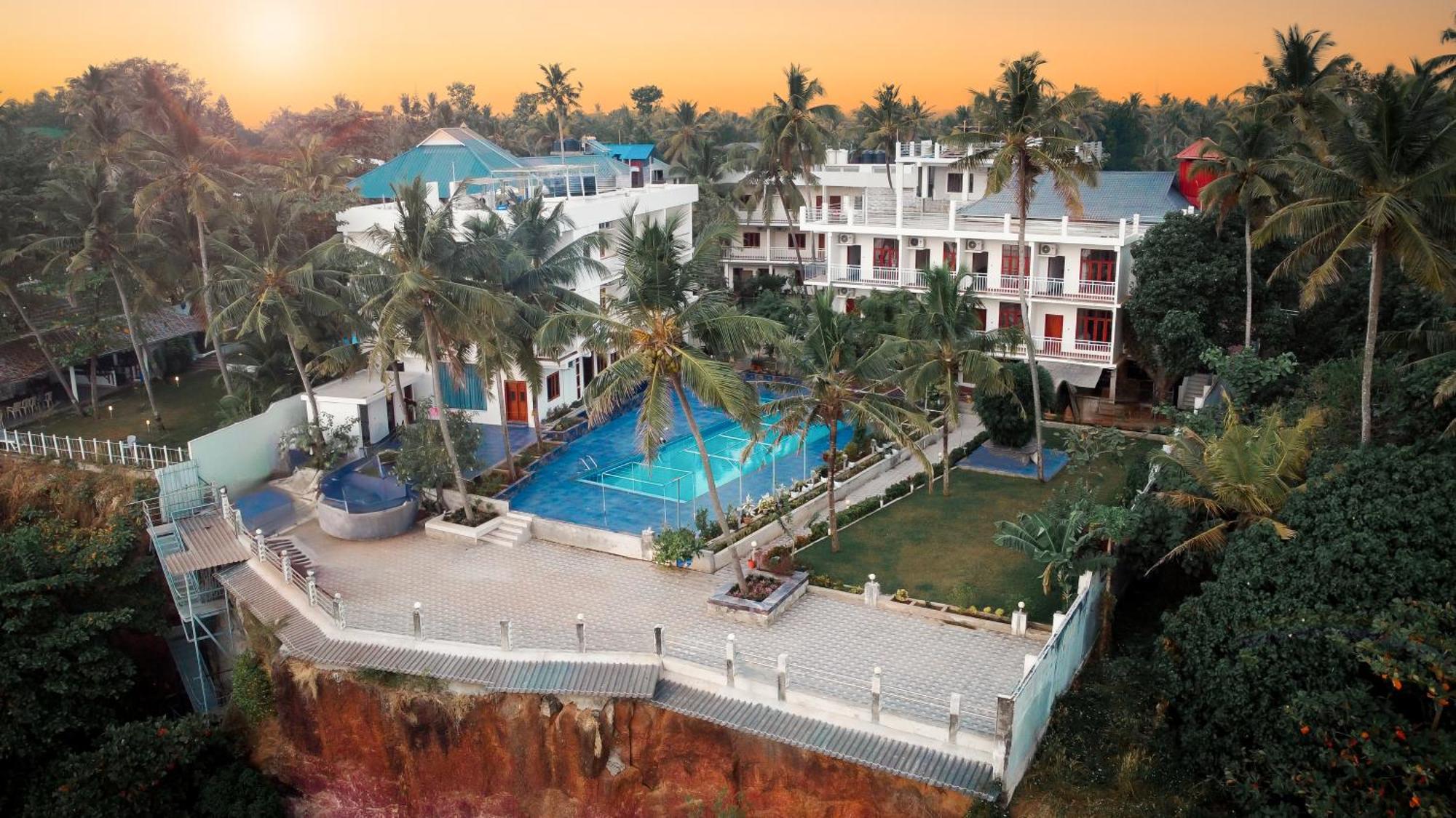 Skylar Seaview Beach Resort & Ayurveda Varkala Exteriör bild