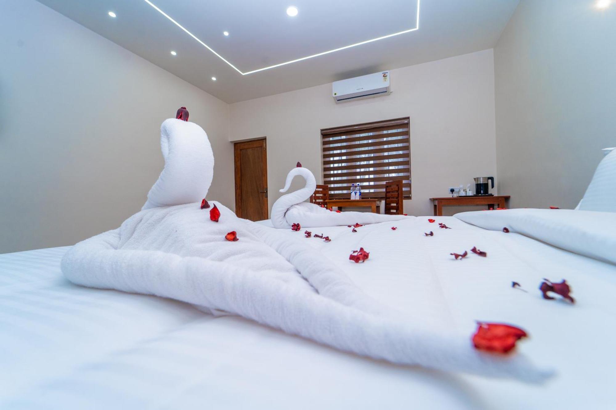Skylar Seaview Beach Resort & Ayurveda Varkala Exteriör bild