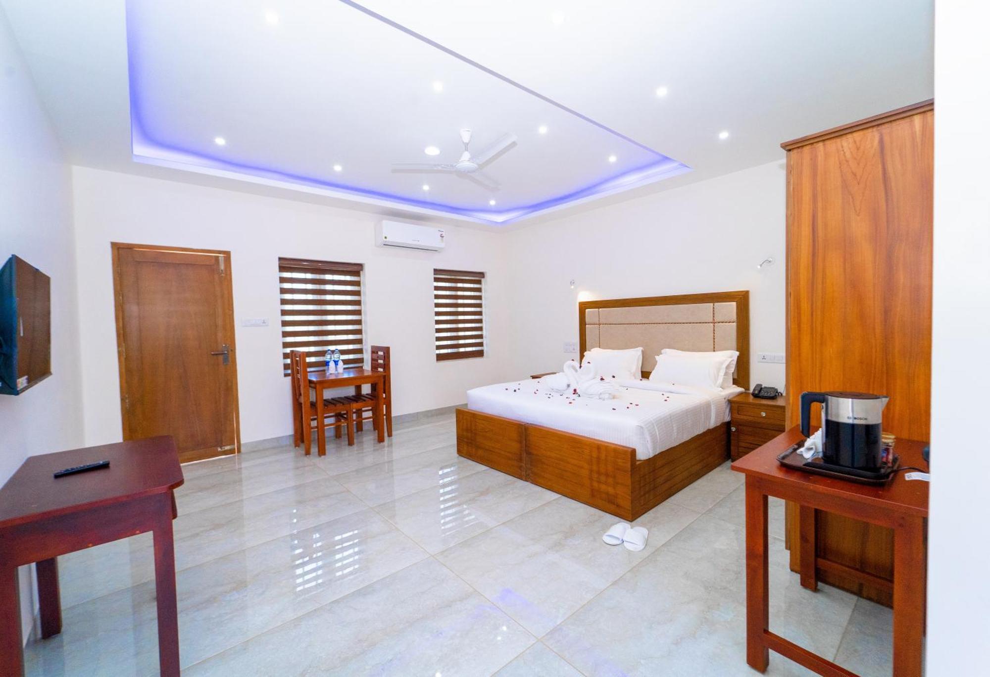Skylar Seaview Beach Resort & Ayurveda Varkala Exteriör bild